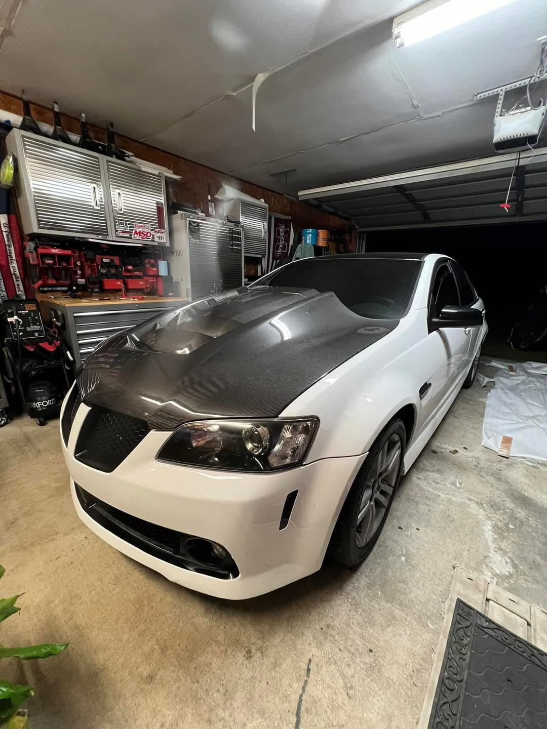 2008-2009 PONTIAC G8 CARBON FIBER ZR1 STYLE FRONT VENTED COWL HOOD